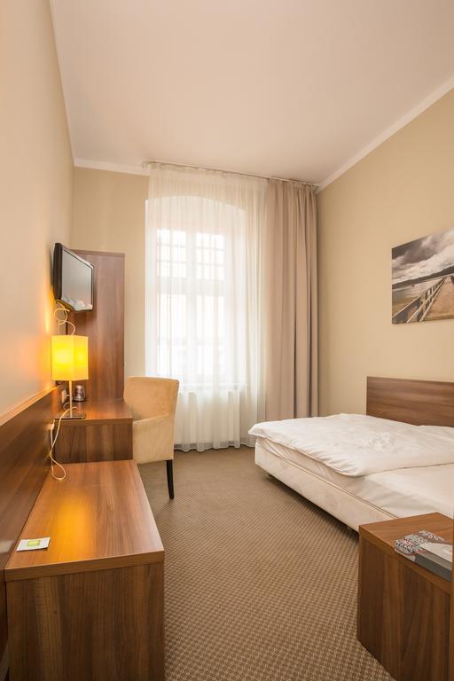 Hotel Srodmiejski Zielona Gora  Exterior photo